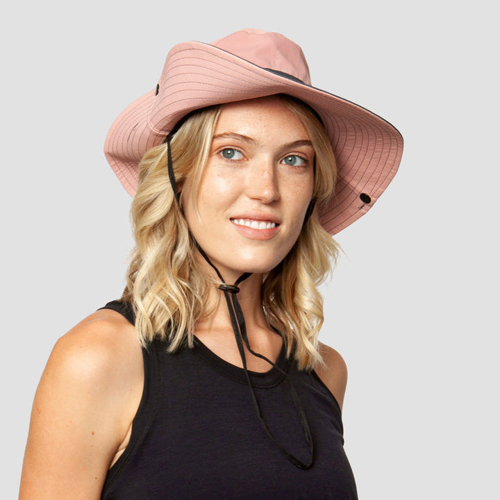 Stylish women's black foldable sun hat with UV protection and a wide anti-glare brim