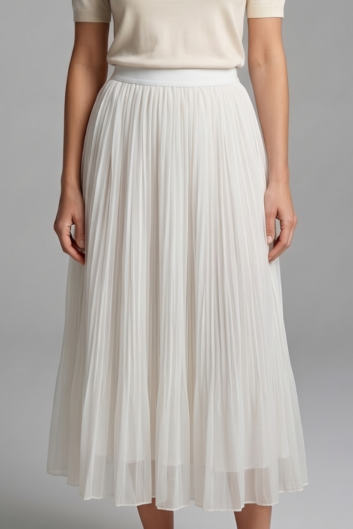 Feminine pleated maxi skirt for women, an elegant long skirt with a secure elastic waistband.