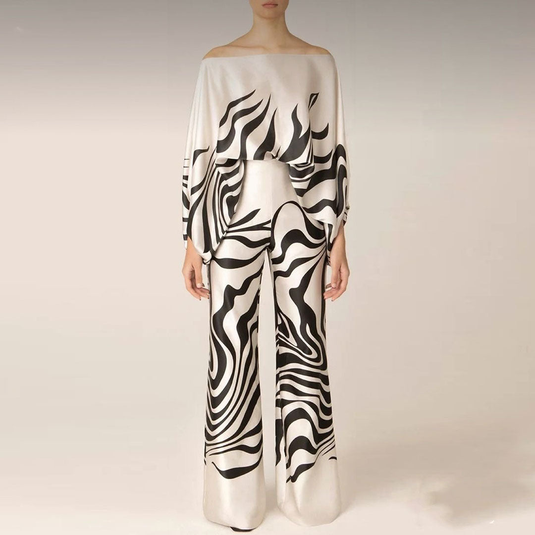 Women's patterned two-piece set, relaxed fit for ultimate comfort. Great casual & lounge wear.