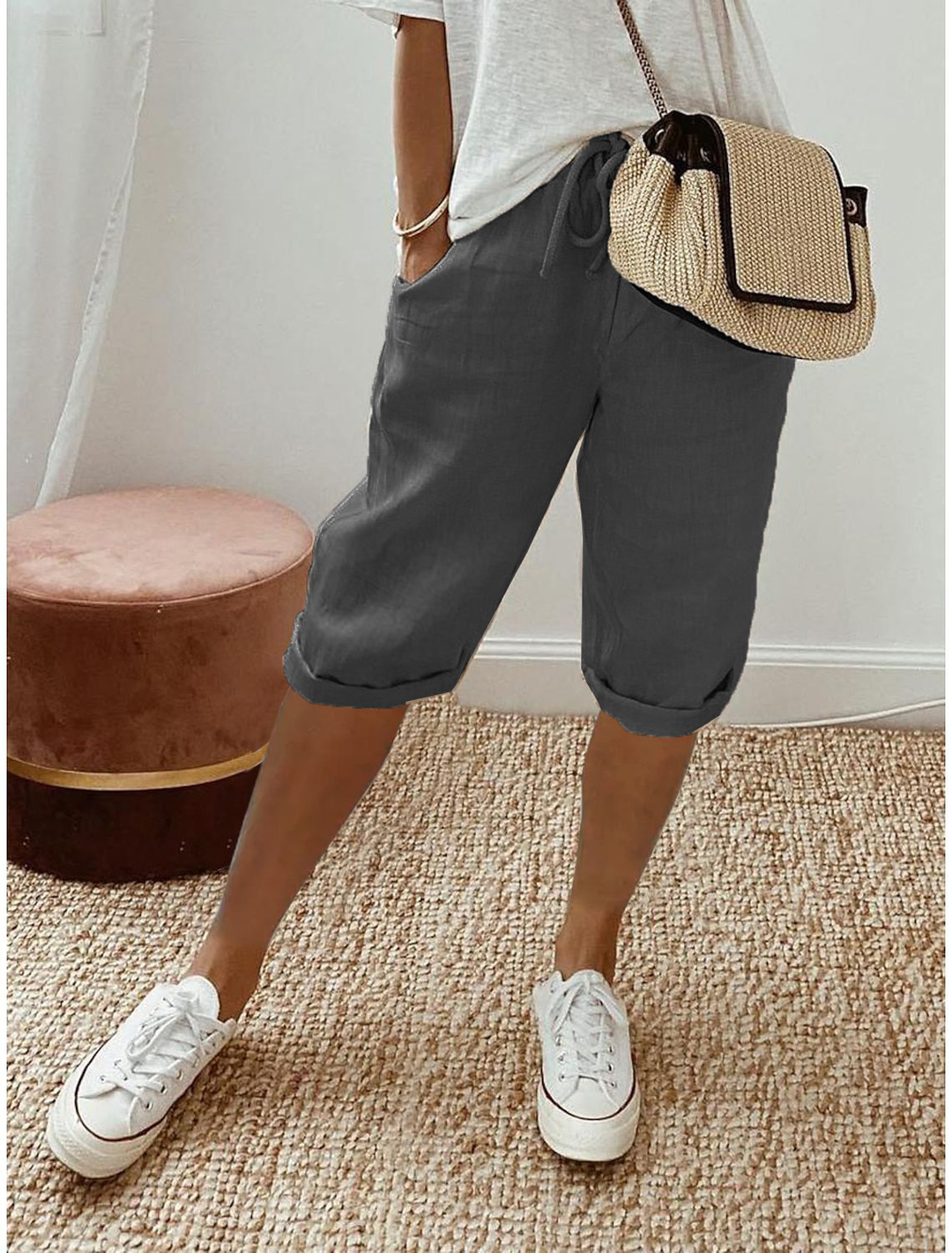 Summer essential: comfortable women's pull-on straight leg cropped shorts, featuring an elastic waist.
