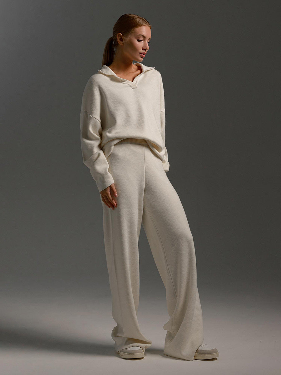 Women's khaki sweatsuit, relaxed fit lounge set, ideal winter apparel for comfort