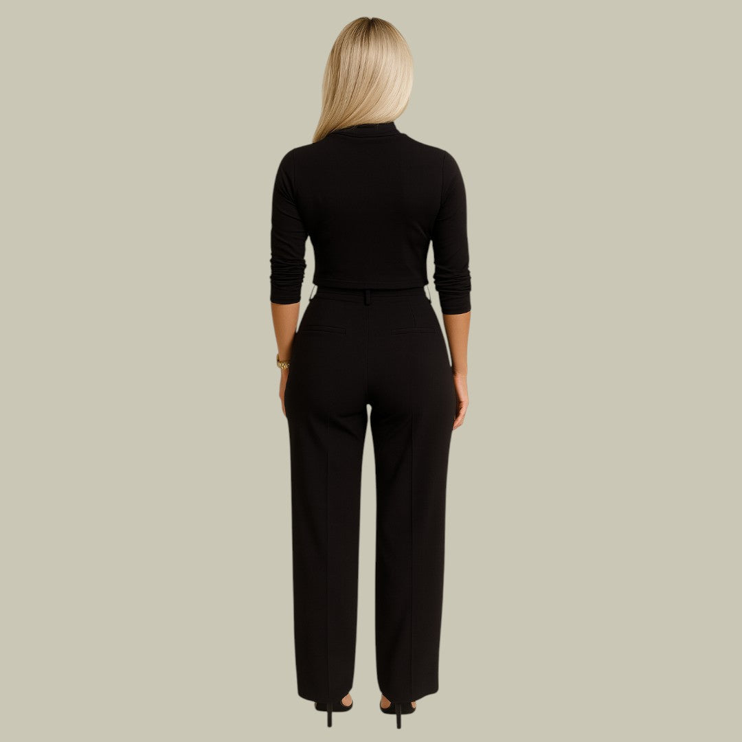 Comfortable women's two-piece loungewear: trendy cropped top with wide-leg pants