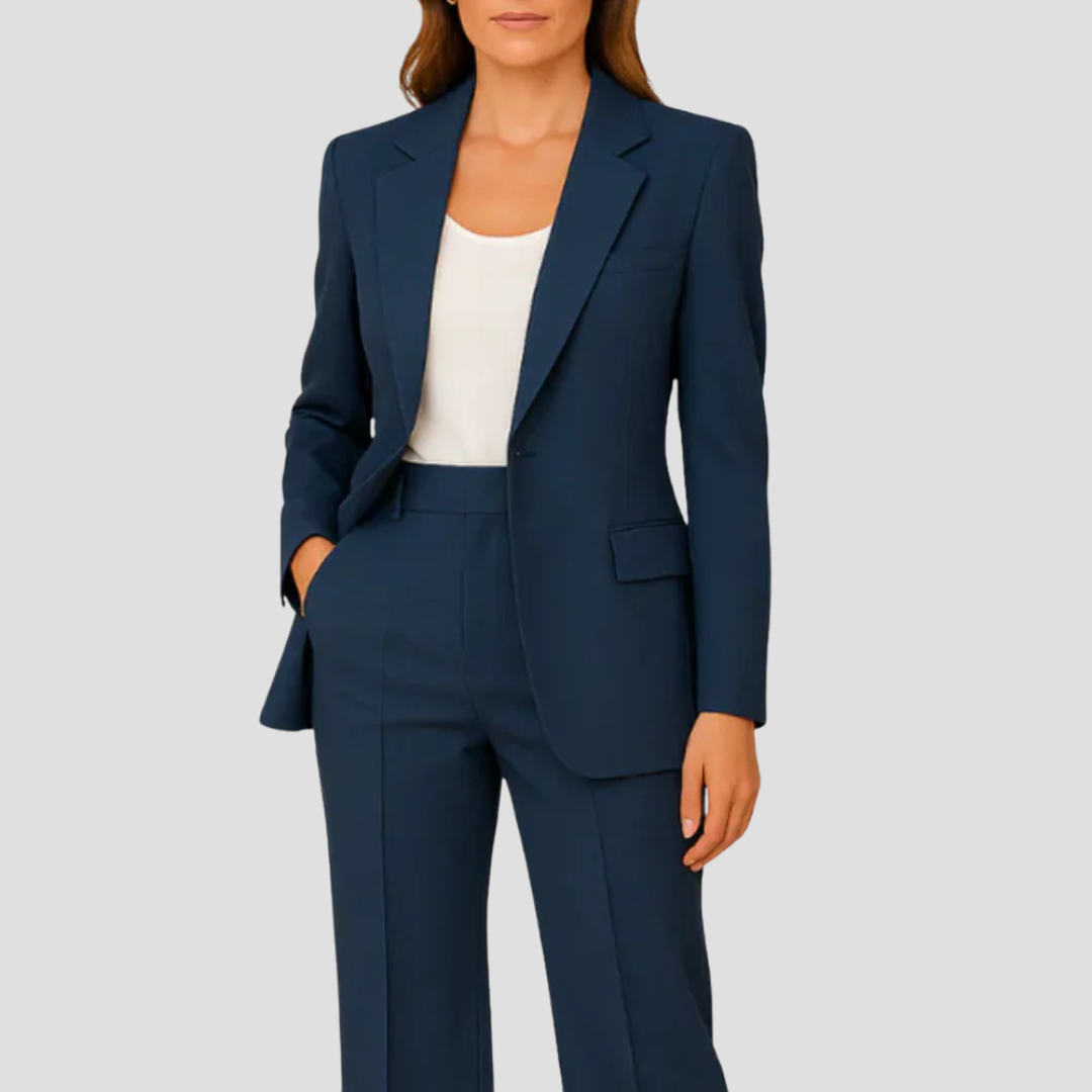 Stylish single-breasted tailored blazer for women, part of a professional pant suit. Ideal for work fashion.