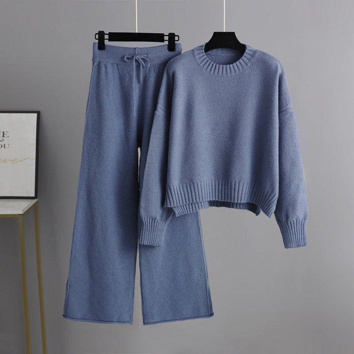 Trendy women's Solara two-piece lounge outfit; a relaxed fit matching set with wide leg pants & cropped top.