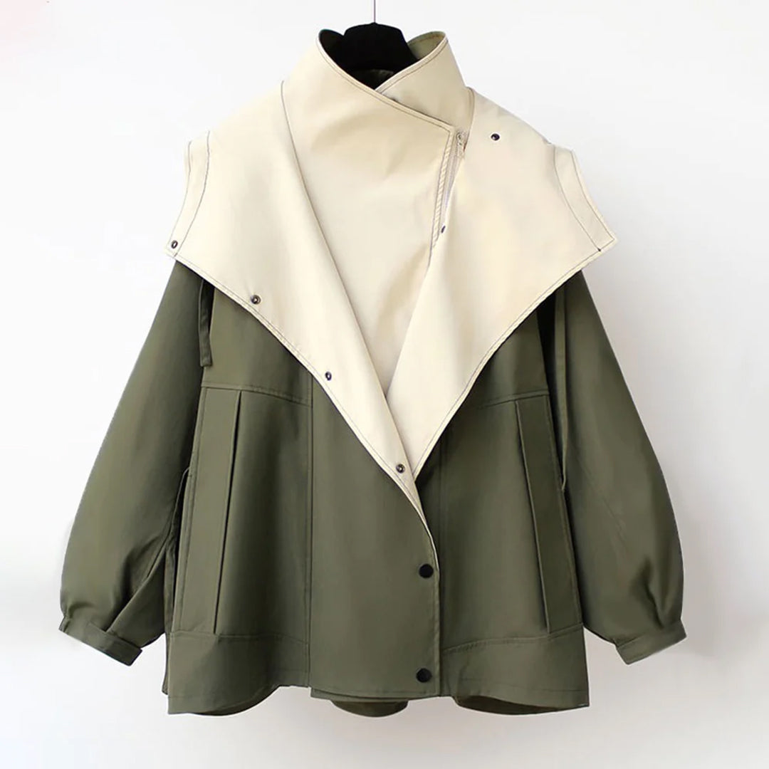 Comfortable women's double layer hooded jacket in a modern design, ideal for everyday style