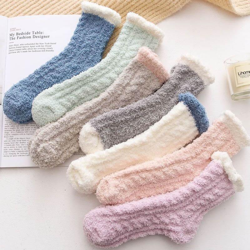 Women's thermal fleece-lined winter socks, cozy and warm for ultimate comfort.
