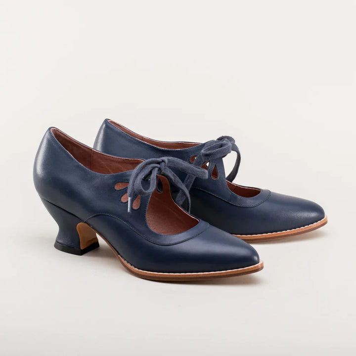 Viviana orthopedic comfort pumps for women, ensuring foot health with dedicated arch support and a stable heel.